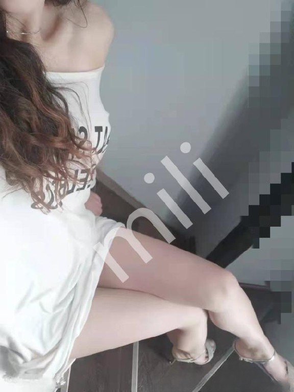 市中心自聊长腿御姐