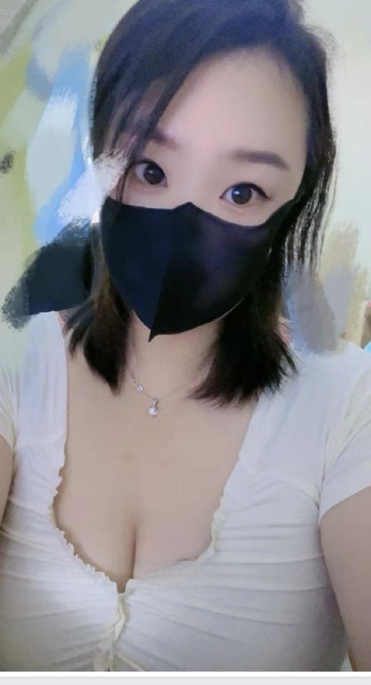 可三通巨乳美女