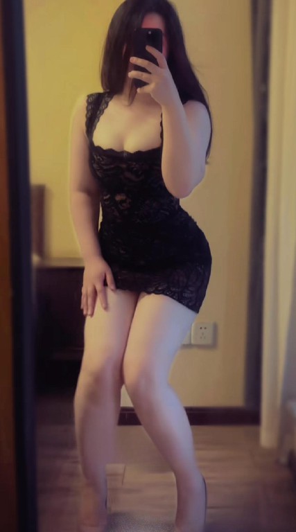 性感丰乳翘臀骚妹