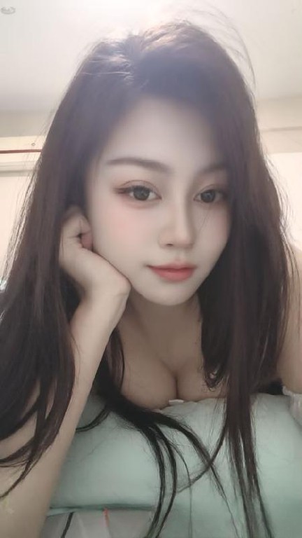 秦淮大胸小姐姐