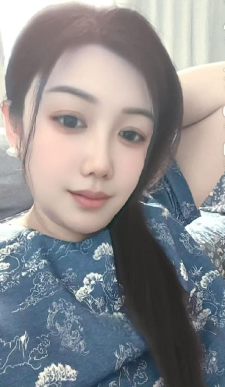 服务系大奶骚妇