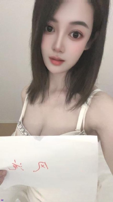 成都武侯天府美女知夏