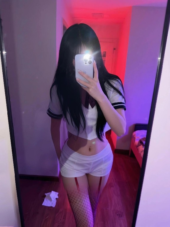 分享性感嫩妹小穴多