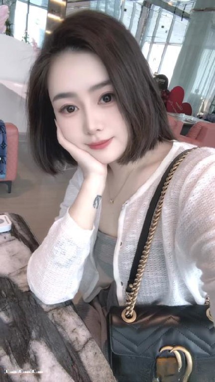 包河短发小姐姐
