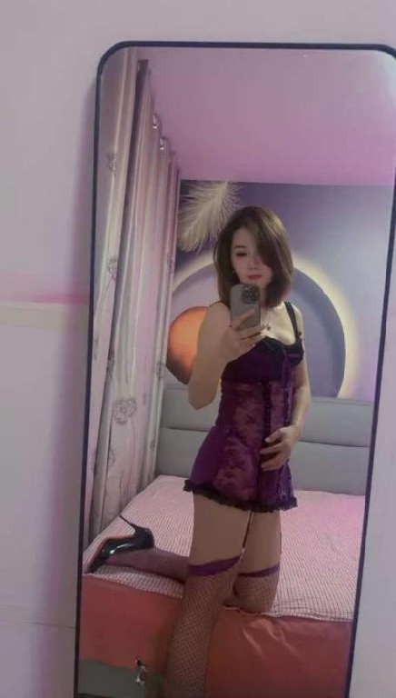 气质短发小少妇