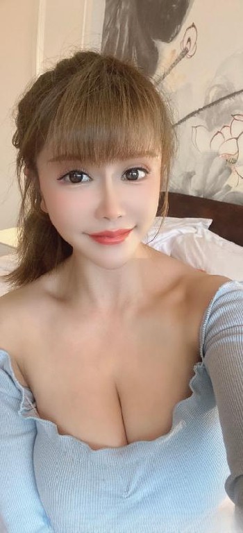 爱深喉的小骚妇