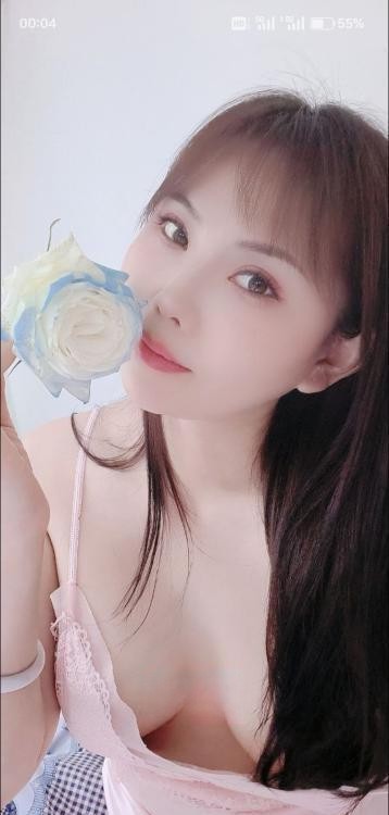 粉嫩多汁的小骚货