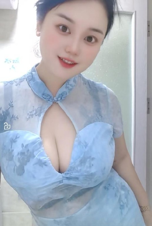 巨乳风骚小奶牛