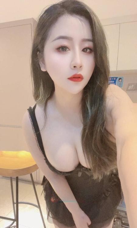 闵行高挑白皙嫩女