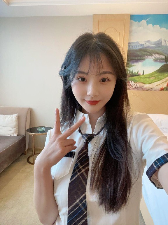 气质妹子白净很紧