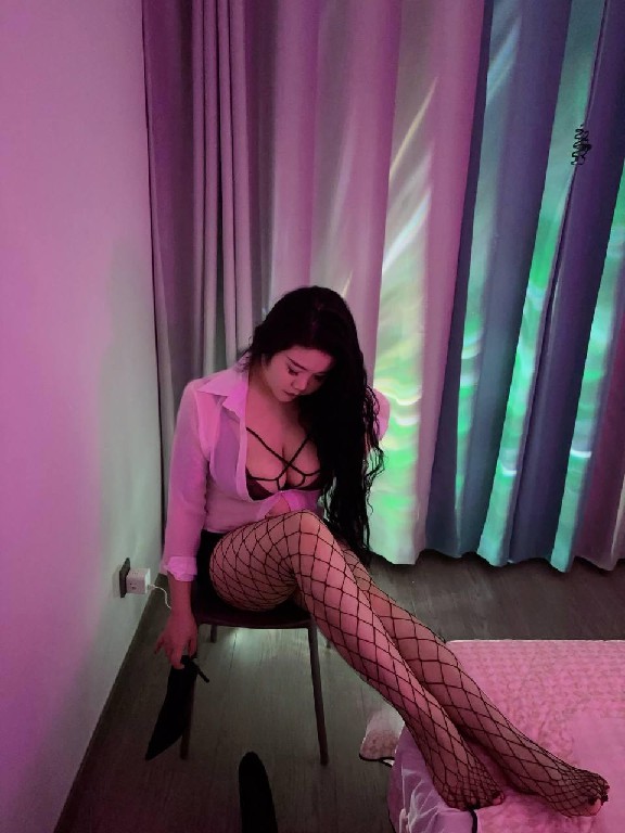 性感肉感骚御姐