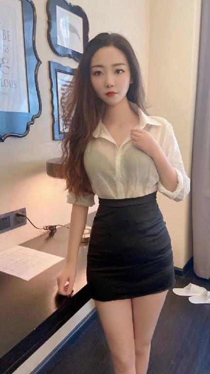 肤白貌美小迷妹