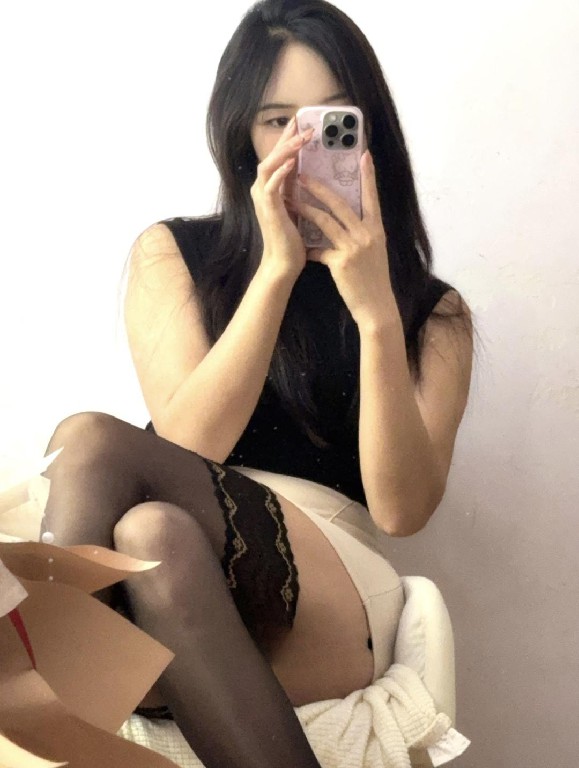 28妙龄姐姐酷爱吊带黑丝