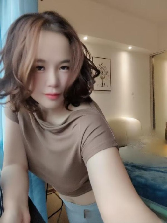 纯莞式夹b小骚妇