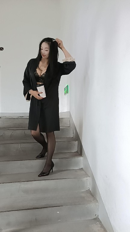 性感尤物长腿少妇