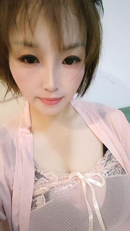安庆蜜汁骚穴大奶让人垂涎欲滴