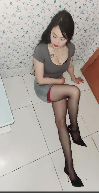 美乳水多性感骚姐姐
