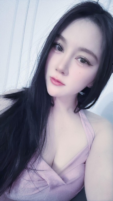 大奶潮喷骚货御姐