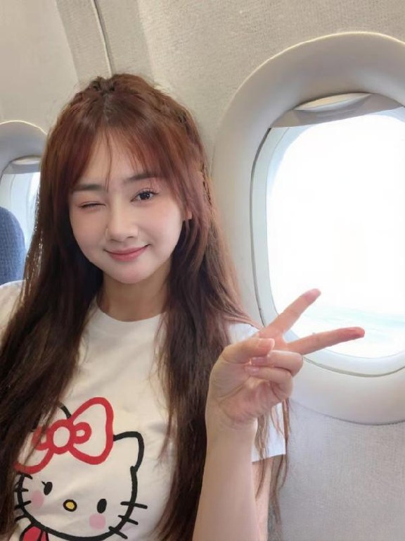 颜值大奶小琪琪