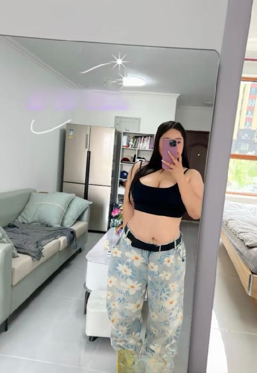 再次邂逅肥臀美女