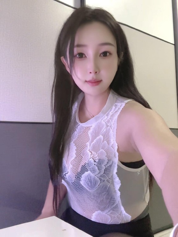 居家性感大胸雪梨