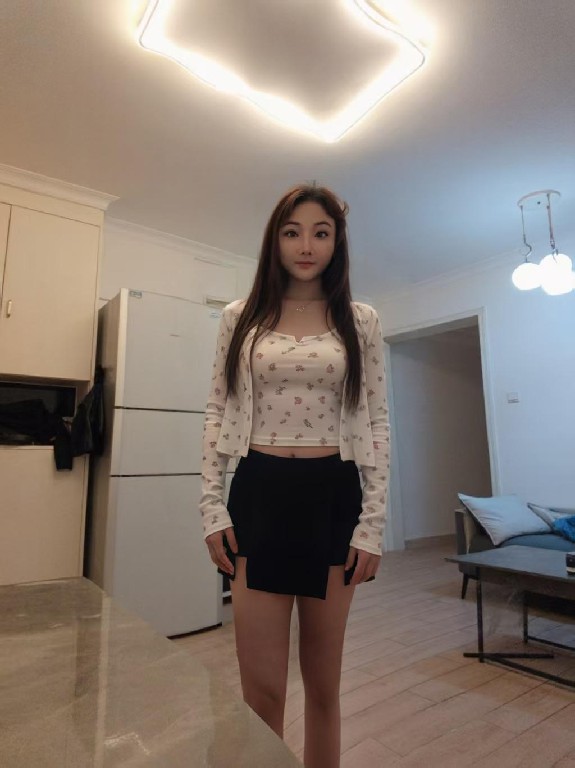 高颜值反差骚货口活一绝