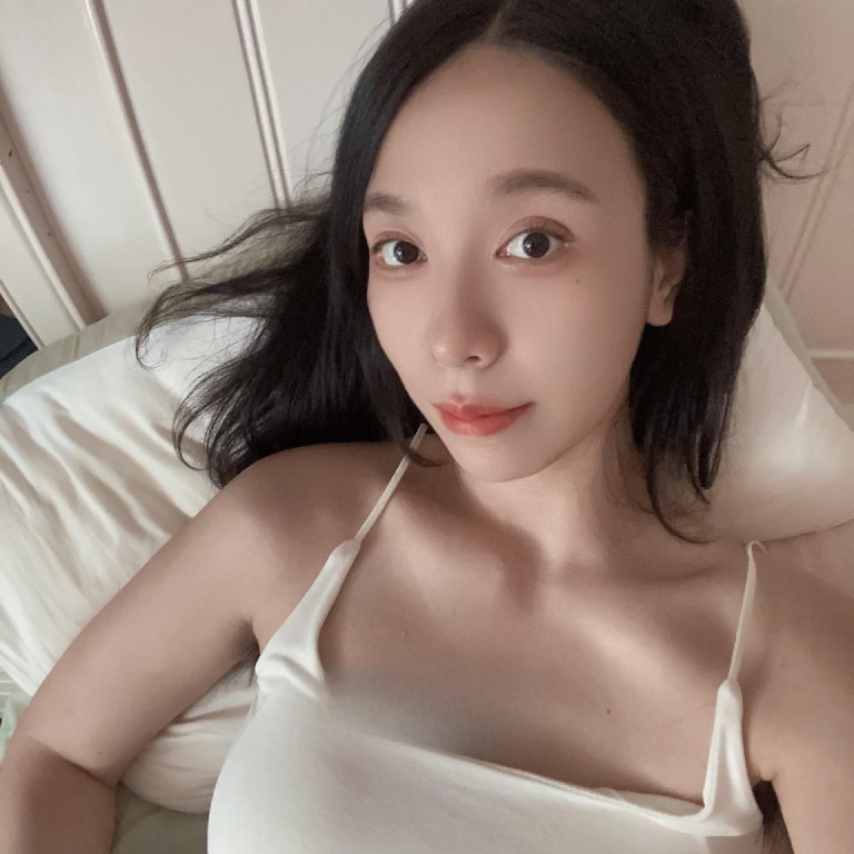 一米八二的水多反差女