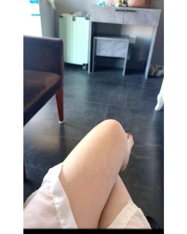 镜湖大胸美腿御姐