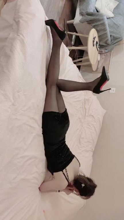 服务系长腿姐姐