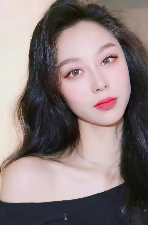 白嫩大奶迷人少妇