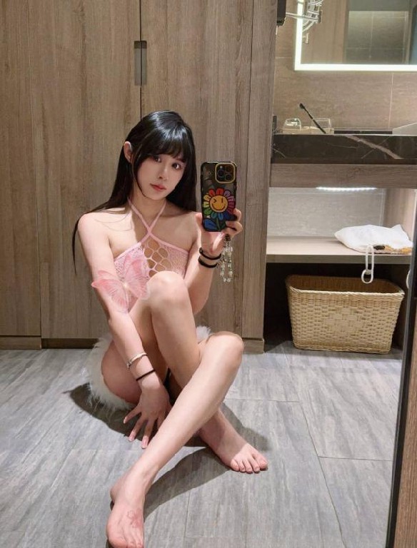 长腿细腰美女团团
