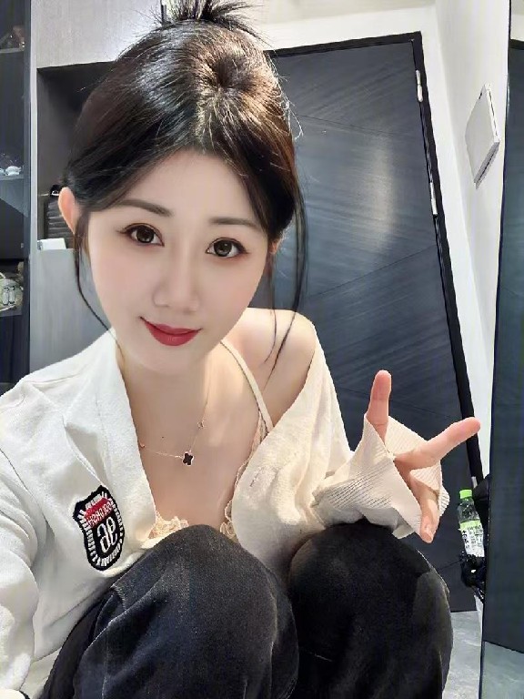 性感好看又欲又骚小姐姐