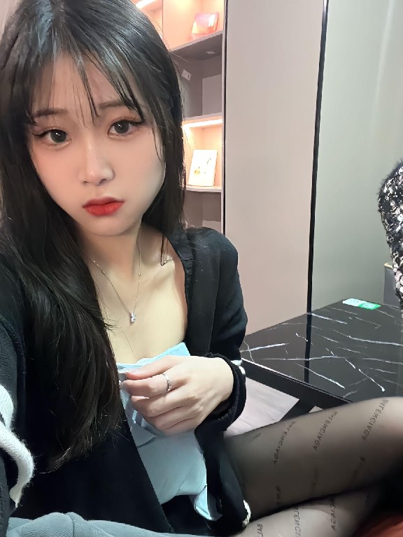 粉嫩水汪汪带些娇羞