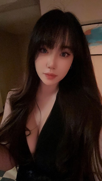 高颜值长腿小骚货