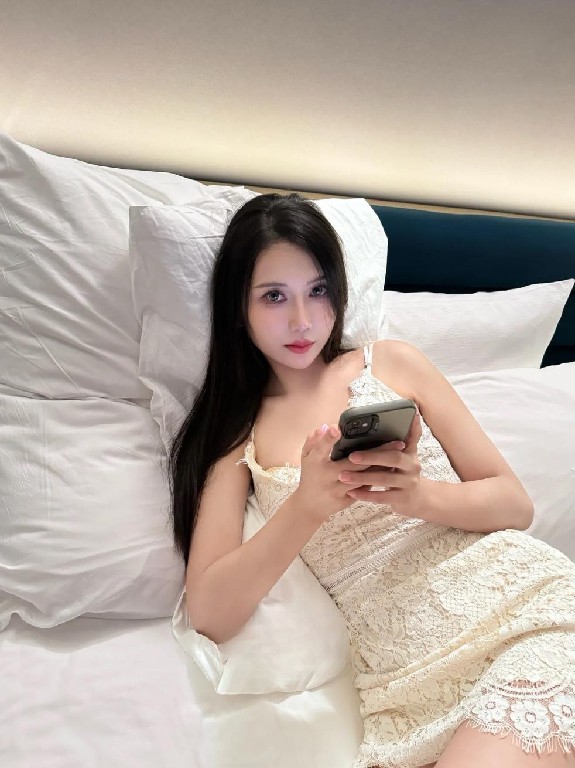 苗条小姐姐