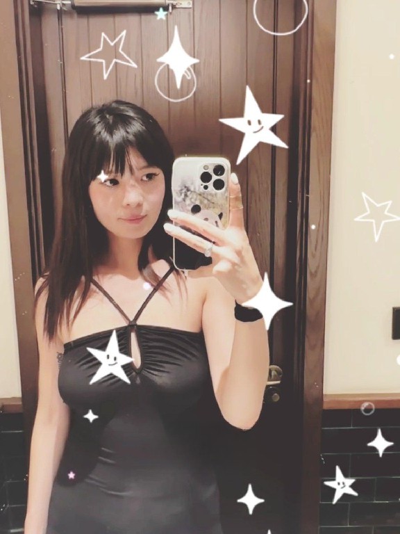 长腿年轻妹儿，舒服的很