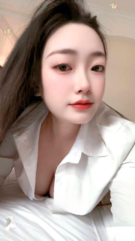 身材娇小的骚妹