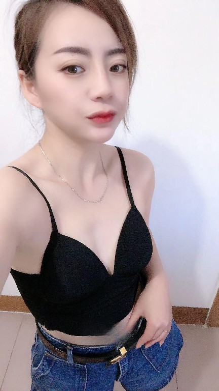 幺妹各种丝袜诱惑受不鸟