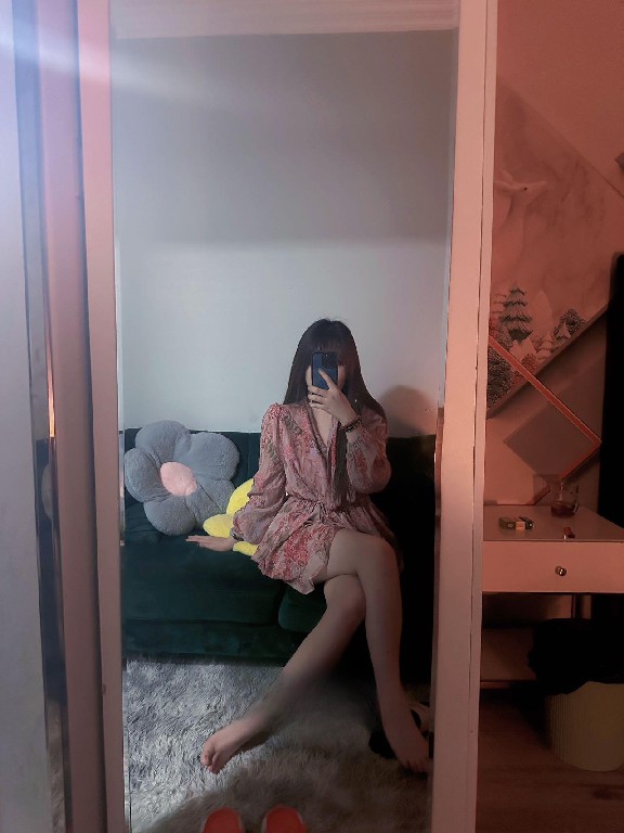 高颜值长腿小骚货