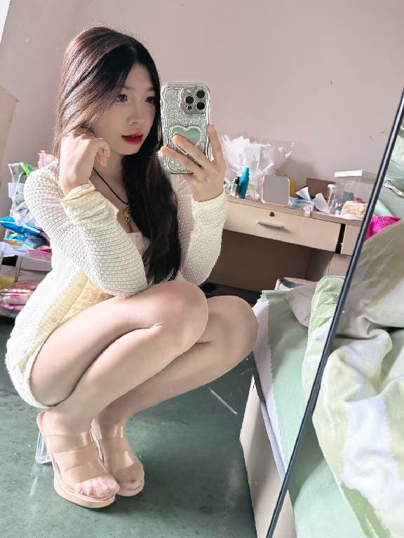 极品美鲍多汁蜜桃臀