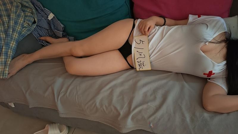 白净好身材软萌妹