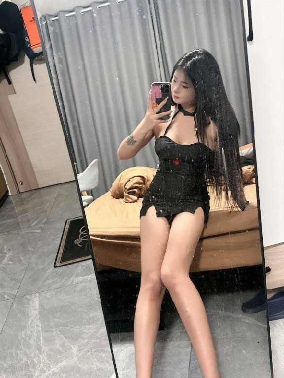 南开童颜大胸嫩妹