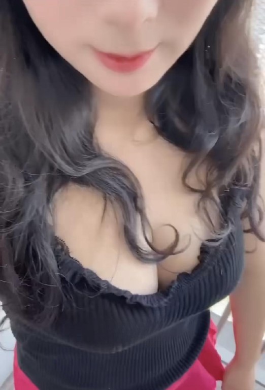 肤白貌美人妻,价格实惠