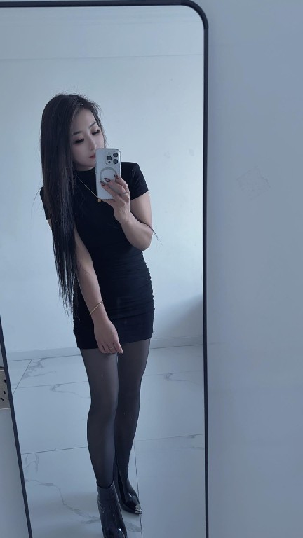 性感黑丝小骚妇