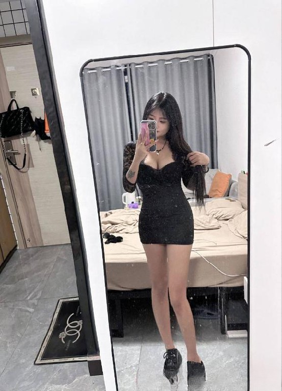 南开童颜大胸嫩妹