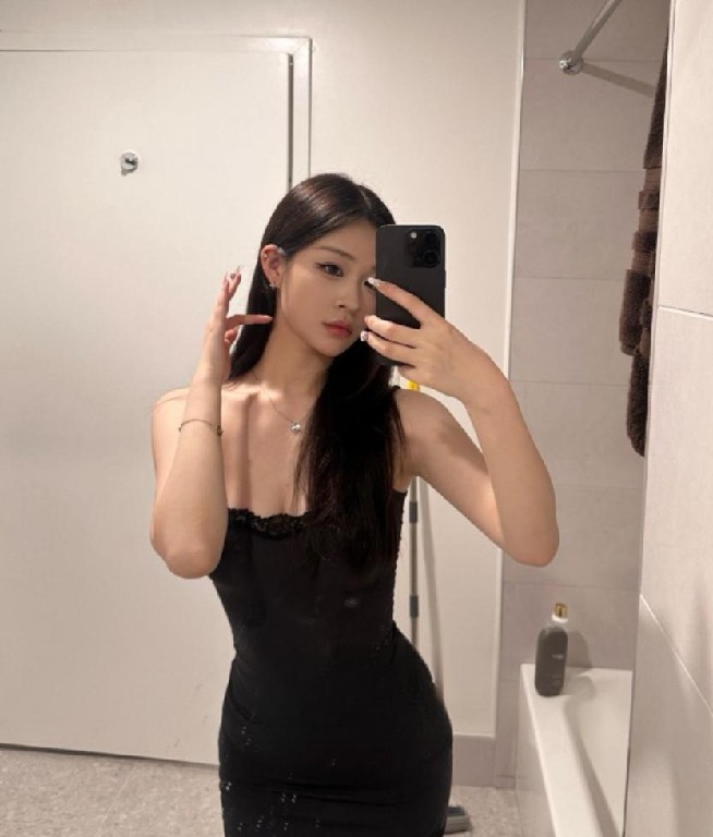 娇小玲珑大胸妹子