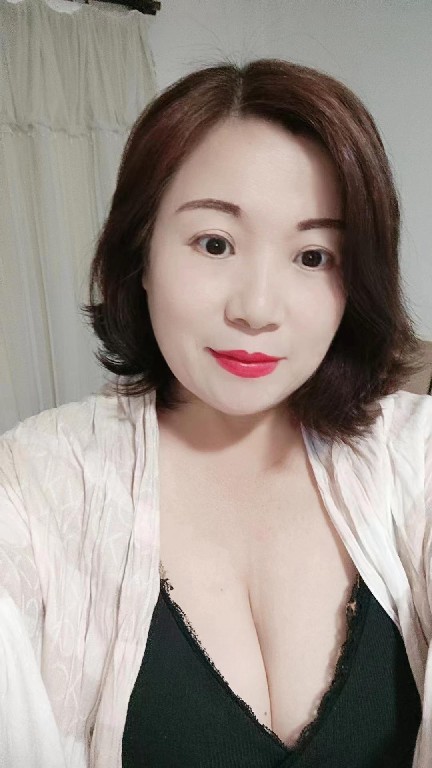 腋毛旺盛的熟女