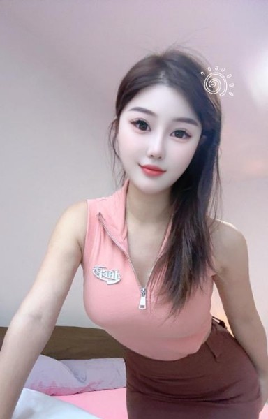 可甜可御的妹子