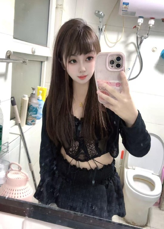 性感白嫩热辣小姐姐