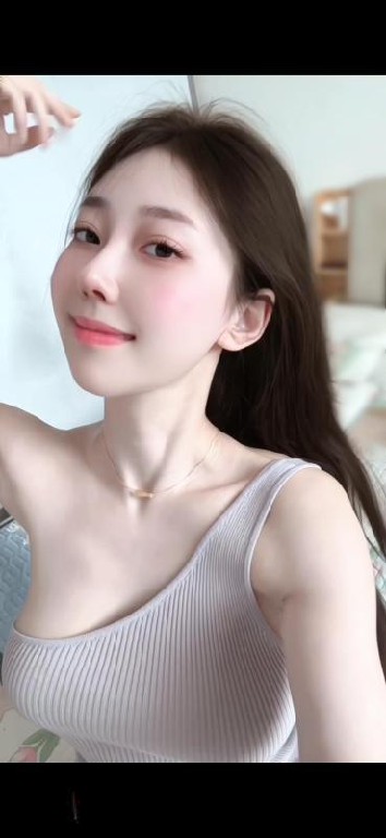 丰满纯情小美女